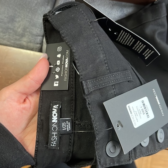 Black flair jeans - Picture 2 of 2